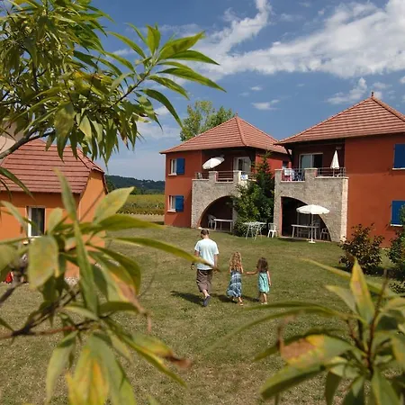Claire Rive Village de vacances Prayssac